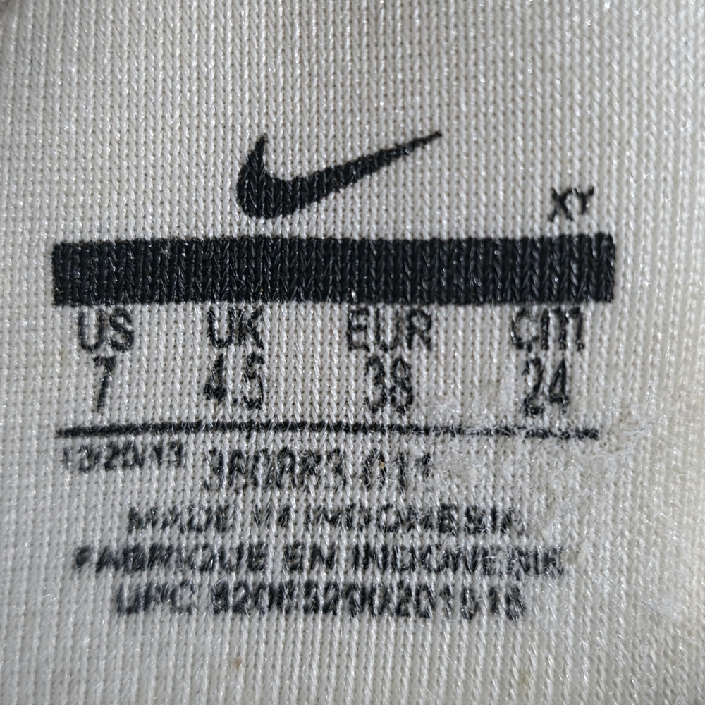 Nike Black and White Padded Insole Slide Sandals - Picture 6 of 6